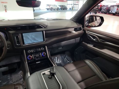 Certified 2024 GMC Yukon XL Denali w/ Denali Reserve Package AWD/4WD image 19
