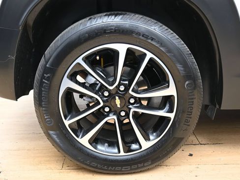 Used 2025 Chevrolet TrailBlazer LT AWD/4WD image 18