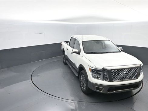 Used 2019 Nissan Titan Platinum Reserve w/ Platinum Utility Package image 22