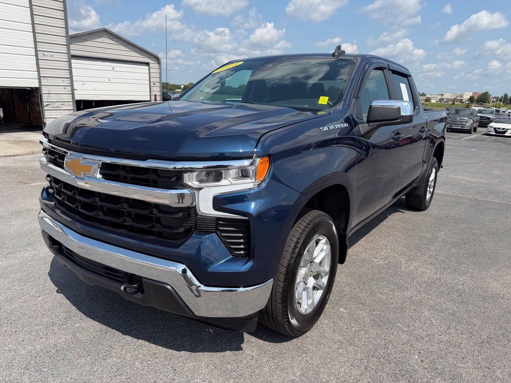 Used 2023 Chevrolet Silverado 1500 LT AWD/4WD image 34