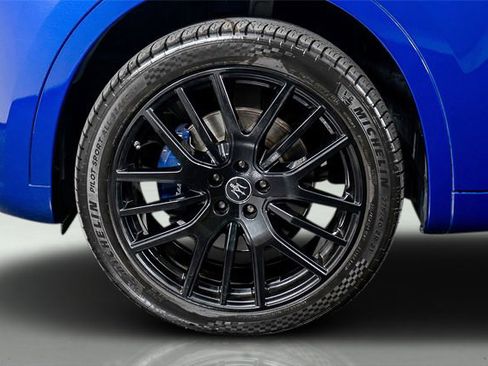 Used 2022 Maserati Levante GT image 21