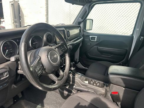 Used 2023 Jeep Wrangler Unlimited w/ Cold Weather Group AWD/4WD image 11