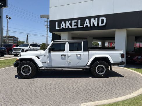 Used 2023 Jeep Gladiator Sport AWD/4WD image 3