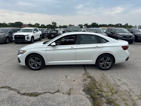 Used 2023 Volkswagen Jetta SE FWD image 5
