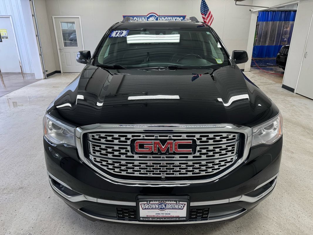 Used 2019 GMC Acadia Denali w/ Technology Package AWD/4WD image 13