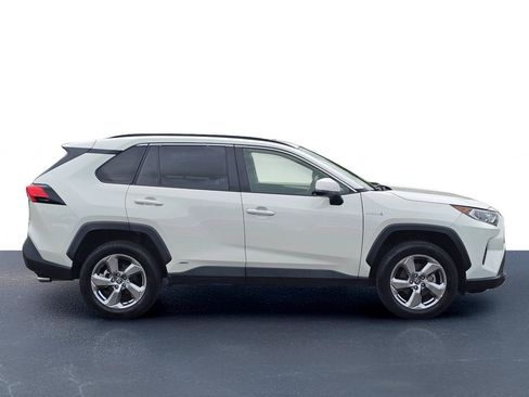 Used 2021 Toyota RAV4 XLE Premium AWD/4WD image 7