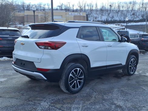 Used 2025 Chevrolet TrailBlazer LT image 4