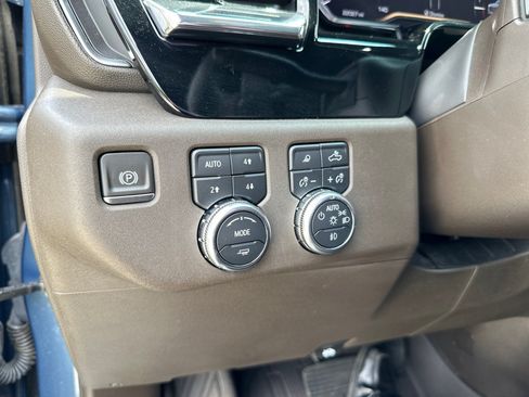 Used 2024 GMC Sierra 1500 SLT w/ SLT Premium Plus Package AWD/4WD image 28