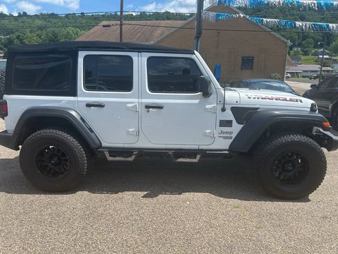 Used 2018 Jeep Wrangler Unlimited Sport S AWD/4WD image 1
