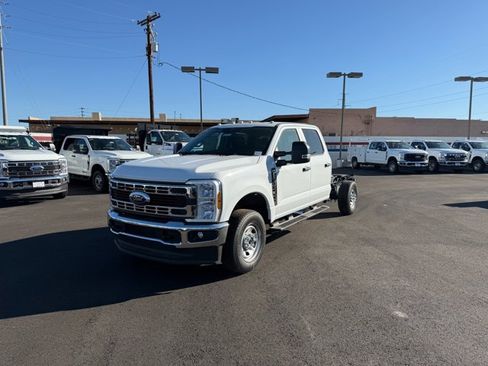 New 2025 Ford F350 XL w/ XL Chrome Package image 5