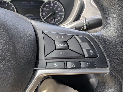Used 2024 Nissan Sentra SV FWD image 23
