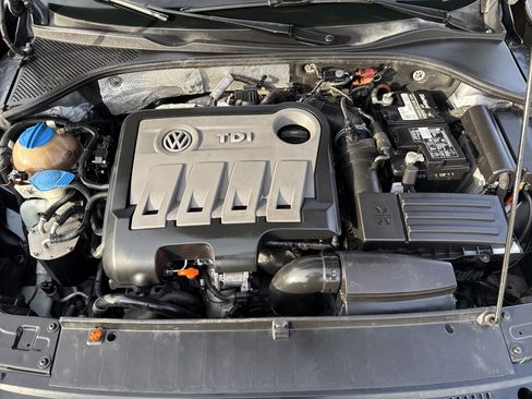 Used 2013 Volkswagen Passat TDI SE image 30