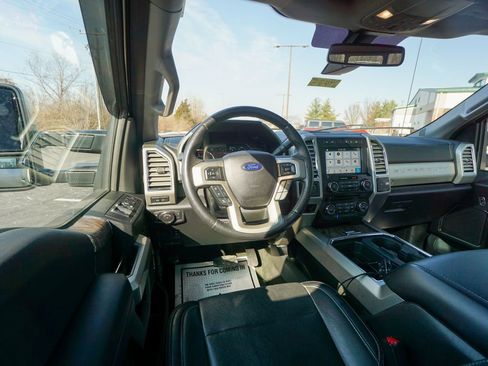 Used 2017 Ford F250 Lariat w/ Lariat Ultimate Package image 14