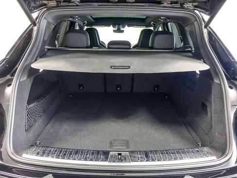 Used 2022 Porsche Cayenne Platinum Edition AWD/4WD image 27