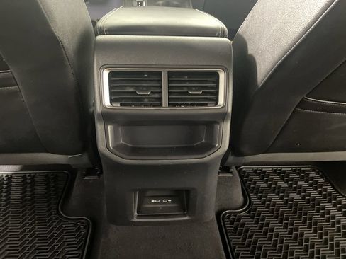 Certified 2024 Volkswagen Atlas Cross Sport SE AWD/4WD image 20