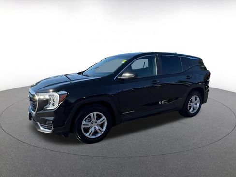 Used 2024 GMC Terrain SLE FWD image 6