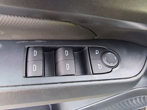 New 2026 Chevrolet Equinox EV LT image 23