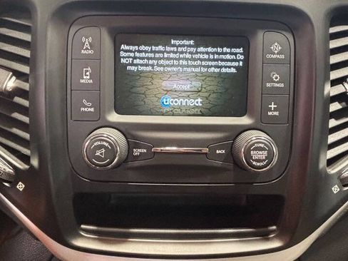 Used 2017 Jeep Cherokee Sport AWD/4WD image 5