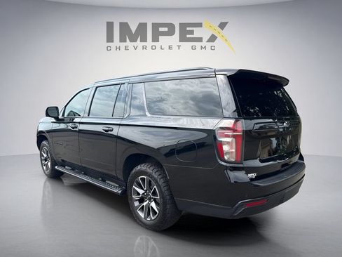 Used 2023 Chevrolet Suburban Z71 w/ Z71 Off-Road Package AWD/4WD image 3