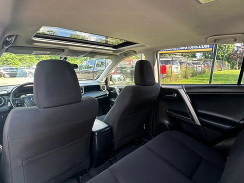 Used 2016 Toyota RAV4 XLE AWD/4WD image 21
