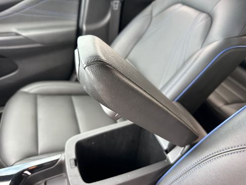 Used 2024 Buick Envista Sport Touring w/ Convenience I Package FWD image 15