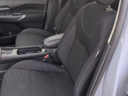 Used 2023 Nissan Kicks SV FWD image 10