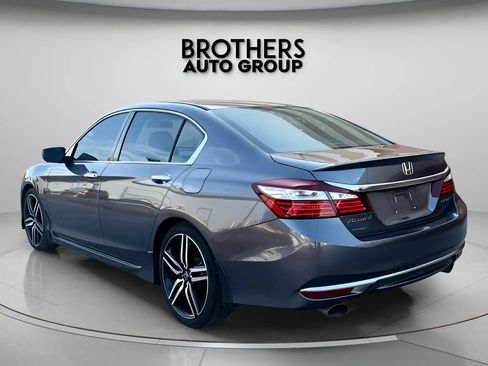 Used 2016 Honda Accord Sport image 10