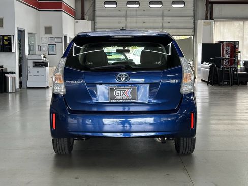 Used 2012 Toyota Prius V image 3