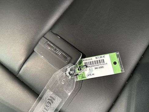 Used 2025 Jeep Grand Cherokee L Limited w/ Black Appearance Package image 11