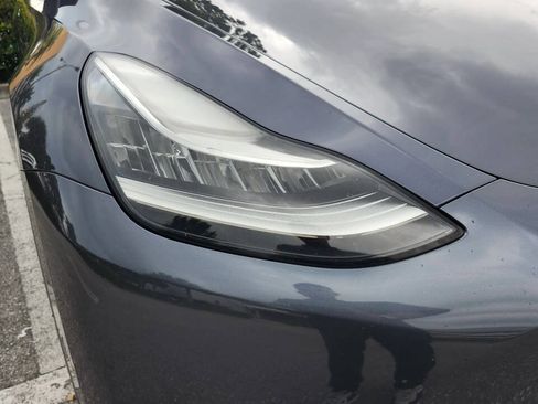 Used 2022 Tesla Model Y Long Range AWD/4WD image 11