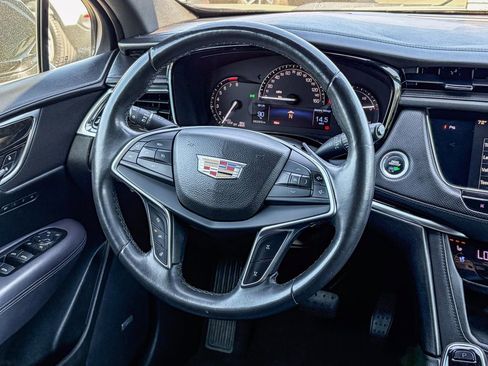 Used 2017 Cadillac XT5 Luxury w/ Driver Awareness Package image 19