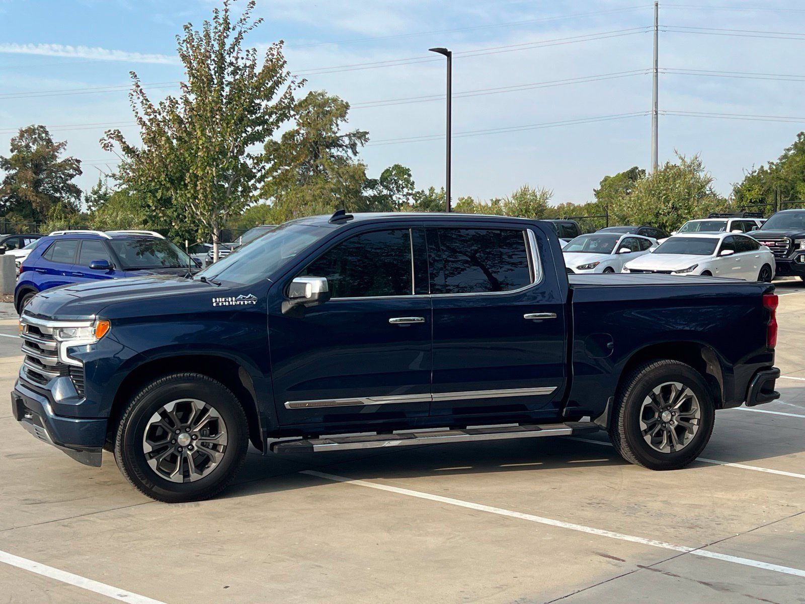 Used 2022 Chevrolet Silverado 1500 High Country w/ Z71 Off-Road Package AWD/4WD image 6