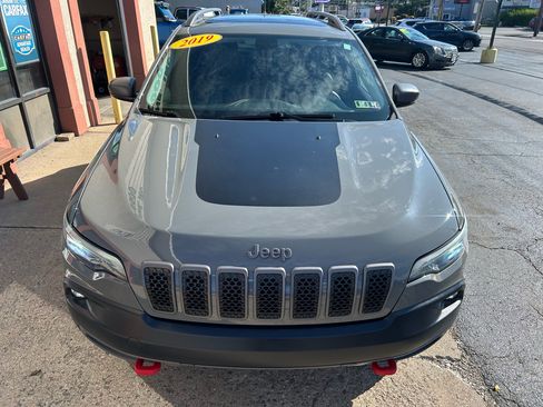 Used 2019 Jeep Cherokee Trailhawk w/ Comfort/Convenience Group image 9