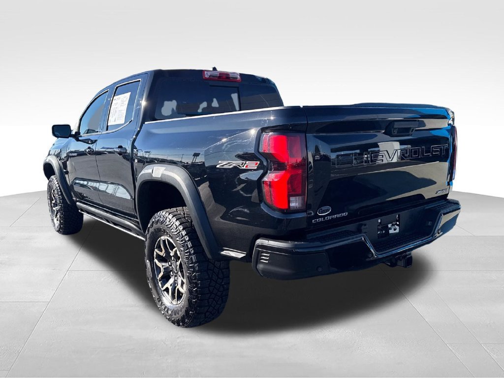 Used 2024 Chevrolet Colorado ZR2 w/ Technology Package AWD/4WD image 2