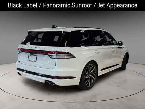 Certified 2025 Lincoln Aviator Black Label w/ Jet Appearance Package AWD/4WD image 4