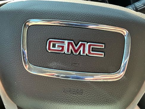 Used 2020 GMC Acadia SLT FWD image 21
