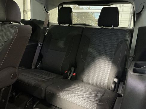 Used 2023 GMC Acadia SLE w/ Driver Convenience Package image 32