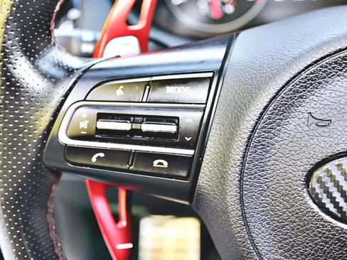 Used 2018 Kia Stinger GT2 image 17