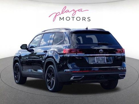 Used 2023 Volkswagen Atlas SE w/ Panoramic Sunroof Package FWD image 7