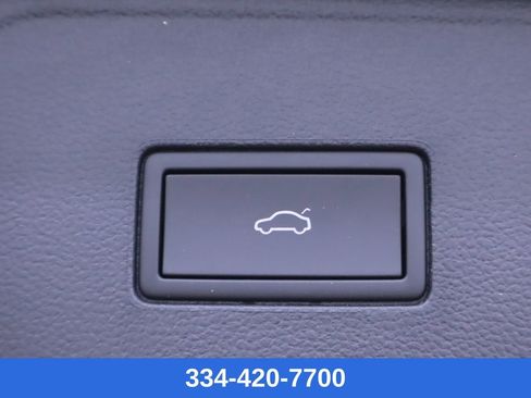 Certified 2025 Volkswagen Atlas SE w/ Black Wheel Package image 28