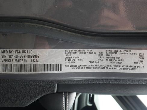 Used 2023 Jeep Grand Cherokee Limited AWD/4WD image 27