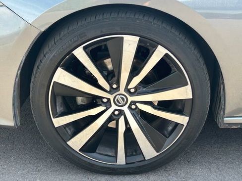 Used 2020 Nissan Altima 2.5 SR FWD image 12