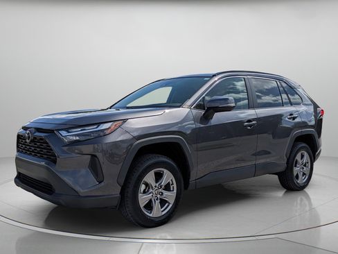 Used 2023 Toyota RAV4 XLE w/ Convenience Package FWD image 2