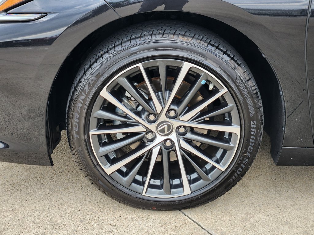 Used 2025 Lexus ES 350 w/ Premium Package FWD image 10