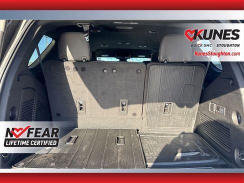 Used 2024 GMC Yukon SLT image 25