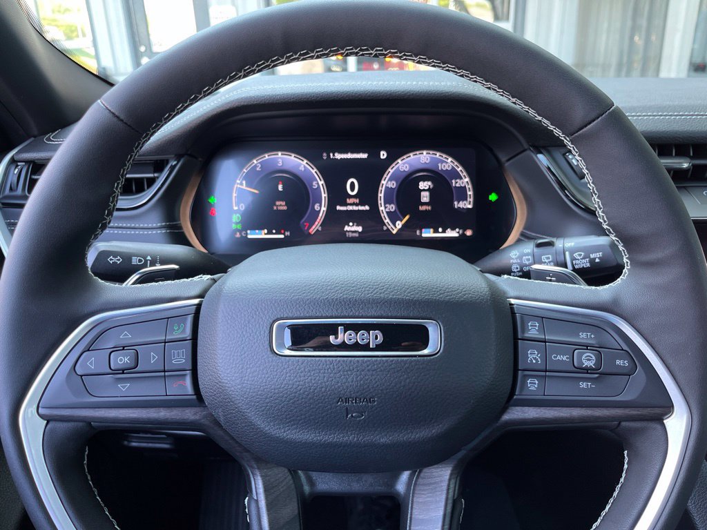 New 2026 Jeep Grand Cherokee Limited w/ Limited Altitude Package AWD/4WD image 29