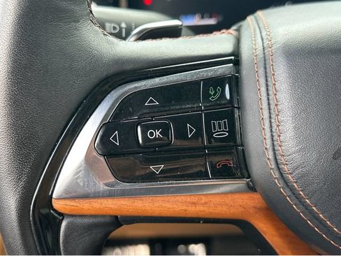 Used 2023 Jeep Grand Cherokee L Summit AWD/4WD image 34