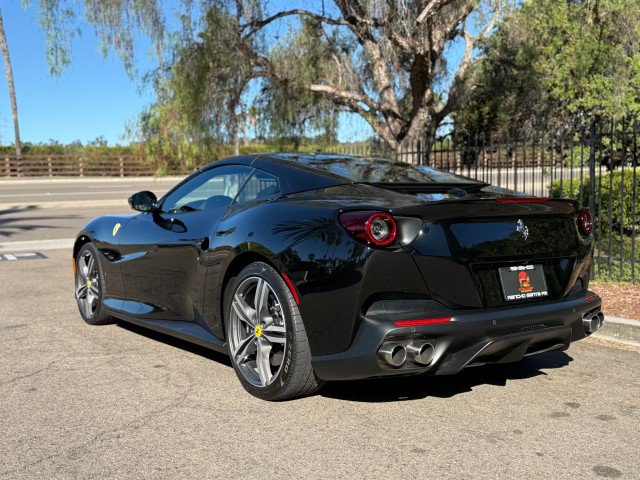Used 2019 Ferrari Portofino RWD image 3