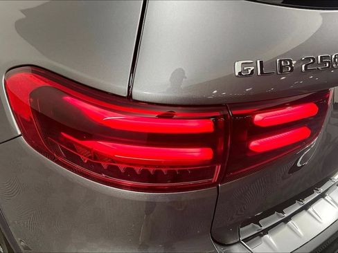 Used 2026 Mercedes-Benz GLB 250 4MATIC image 25