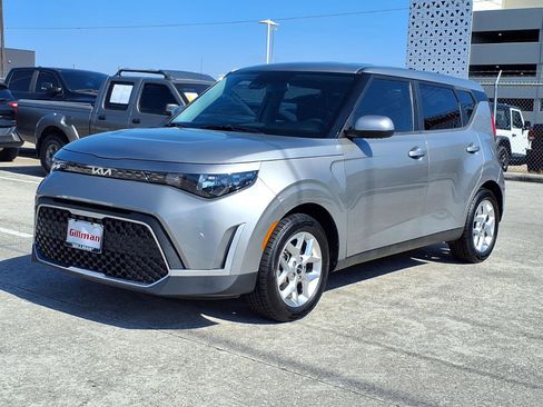 Used 2023 Kia Soul LX w/ Option Group 015 FWD image 21